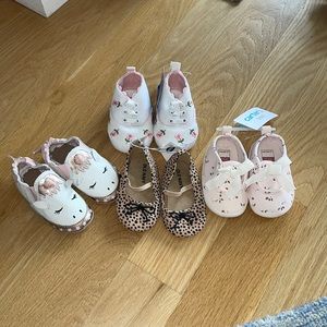 Lot baby girl crib shoes NWT